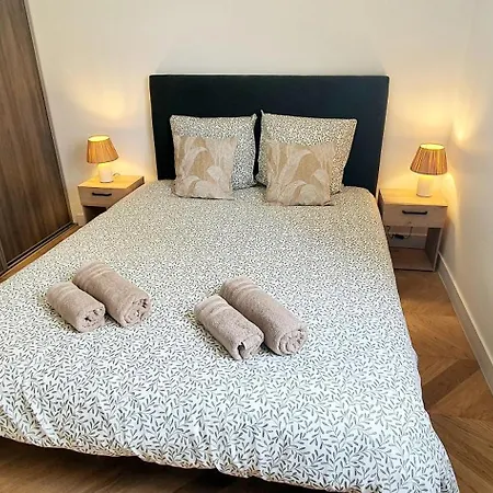 Beautiful 2 Bedroom With A View