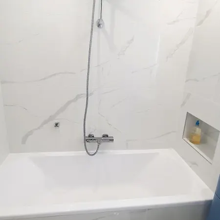 Beautiful 2 Bedroom With A View * Antibes
