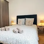 Beautiful 2 Bedroom With A View Apartman