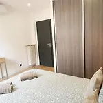 Beautiful 2 Bedroom With A View Apartman *