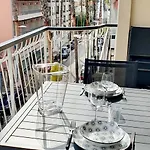 Beautiful 2 Bedroom With A View Apartman Antibes