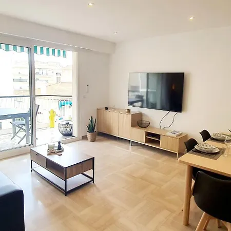Beautiful 2 Bedroom With A View