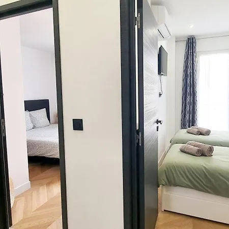 Beautiful 2 Bedroom With A View * أنتيب