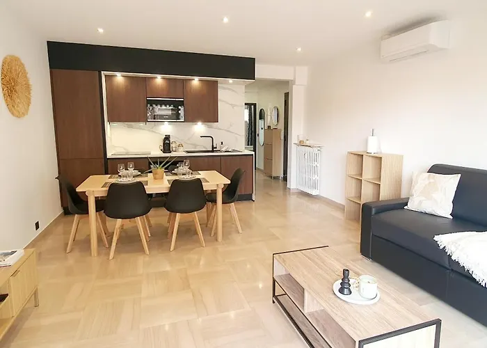 Apartamento Beautiful 2 Bedroom With A View Antibes