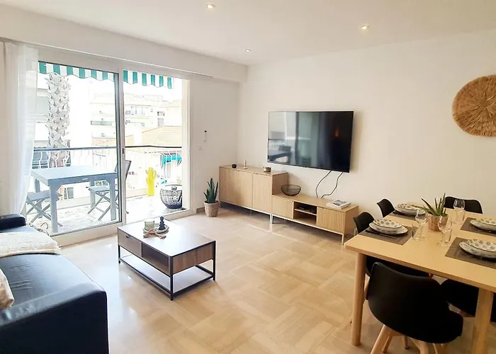 Beautiful 2 Bedroom With A View