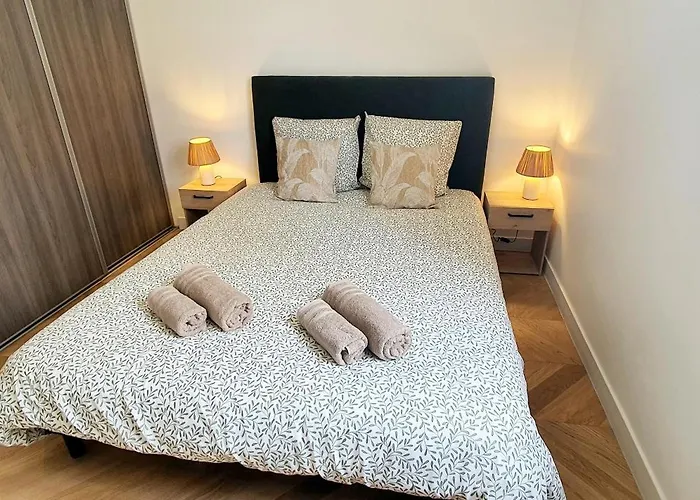 Beautiful 2 Bedroom With A View